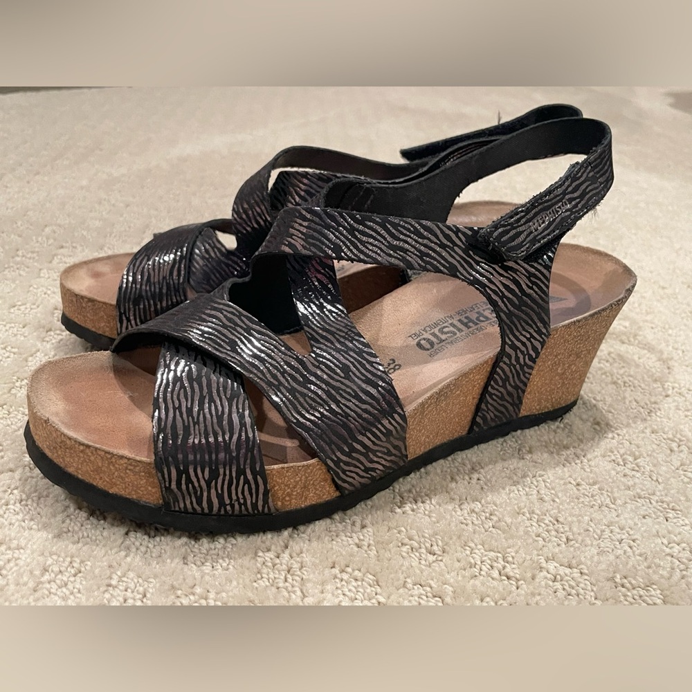 Mephisto Lyla Sandals  38 EUC - Picture 3 of 15